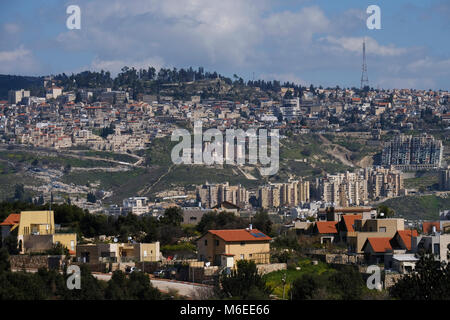 Vista in lontananza di Safed Tsfat o la più alta città della Galilea e in Israele. Foto Stock