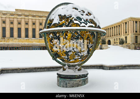 Sfera celeste Woodrow Wilson Memorial, il Palais des Nations, Nazioni Unite, in inverno, Ginevra, Svizzera Foto Stock