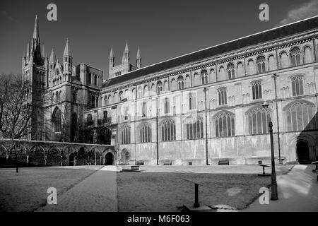 In inverno la neve sulla città di Peterborough Cathedral, Cambridgeshire; Inghilterra; Gran Bretagna; Regno Unito Foto Stock