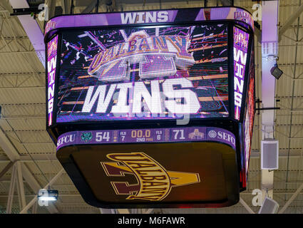 Albany, NY, STATI UNITI D'AMERICA. Il 27 febbraio, 2018. Università di Albany di pallacanestro degli uomini di sconfitte Binghamton University 71-54 al SEFCU Arena, 27 febbraio 2018. (Bruce Dudek/Cal Sport Media/Eclipse Sportswire) Credito: csm/Alamy Live News Foto Stock