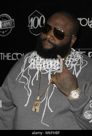 MIAMI BEACH - FL - 01 agosto: (esclusiva copertura) artista di registrazione Ace sul cofano loacation per il suo nuovo video con protagonista Rick Ross e DJ Khaled su agosto 01, 2008 a Miami Beach Florida Persone: Rick Ross Foto Stock