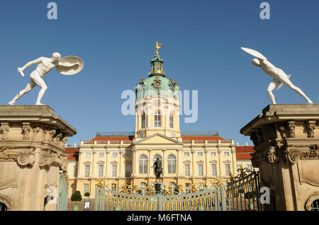 Schloss Charlottenburg (Palazzo di Charlottenburg). È il più grande palazzo e l'unico superstite royal residence nella città di Berlino, Germania Foto Stock