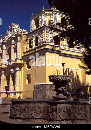 La Iglesia de la Merced,Antigua, Guatemala Foto Stock