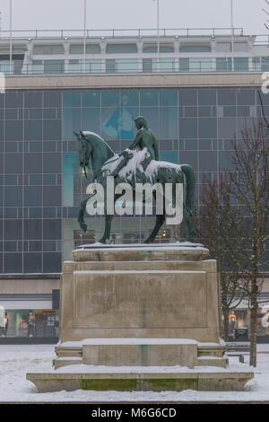 COVENTRY, Regno Unito - 3° marzo 2018: Lady Godiva statua a Broadgate nel centro della città, Coventry, West Midlands, Inghilterra, Regno Unito, Europa occidentale. Foto Stock