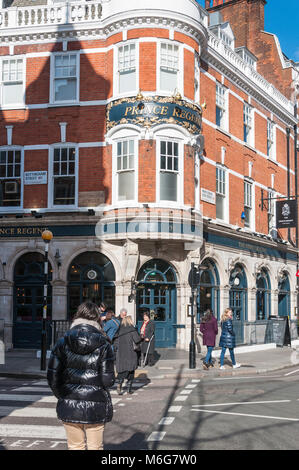 Vista esterna del principe reggente pub in Marylebone High Street, London, England, Regno Unito Foto Stock