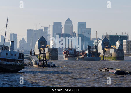 Canary Wharf e Thames Barrier, London, England, Regno Unito, Gran Bretagna Foto Stock