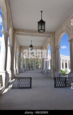 Il colonnato presso il Santuario di Fatima, noto anche come il Santuario della Nostra Signora di Fatima, Portogallo Foto Stock