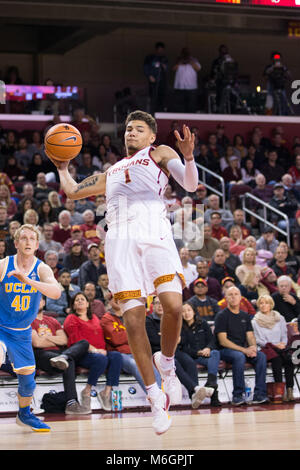 03 marzo 2018: USC Trojans guard Giordania Usher (1) rimbalza la palla in un NCAA pallacanestro tra l'UCLA Bruins vs USC Trojans al Galen Center di Los Angeles, CA: Jordon Kelly/CSM(Jordon Kelly : © Cal Sport Media) Credito: Cal Sport Media/Alamy Live News Foto Stock