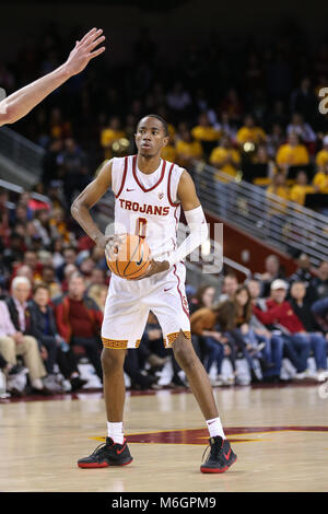 03 marzo 2018: USC Trojans guard Shaqquan Aaron (0) in una NCAA pallacanestro tra l'UCLA Bruins vs USC Trojans al Galen Center di Los Angeles, CA: Jordon Kelly/CSM(Jordon Kelly : © Cal Sport Media) Credito: Cal Sport Media/Alamy Live News Foto Stock