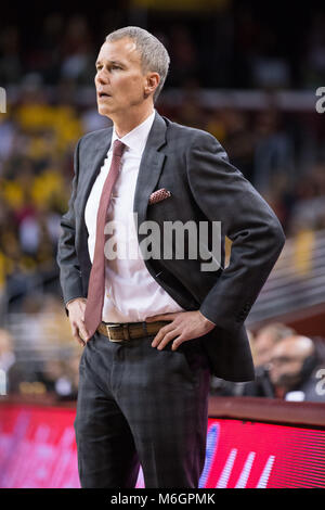 03 marzo 2018: USC Trojans head coach Andy Enfield in NCAA pallacanestro tra l'UCLA Bruins vs USC Trojans al Galen Center di Los Angeles, CA: Jordon Kelly/CSM(Jordon Kelly : © Cal Sport Media) Credito: Cal Sport Media/Alamy Live News Foto Stock