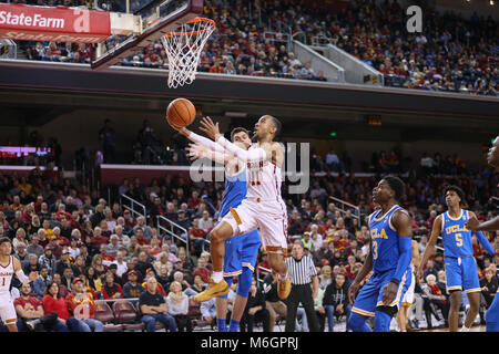 03 marzo 2018: USC Trojans guard Giordania McLaughlin (11) rigidi per il cestello in NCAA pallacanestro tra l'UCLA Bruins vs USC Trojans al Galen Center di Los Angeles, CA: Jordon Kelly/CSM(Jordon Kelly : © Cal Sport Media) Credito: Cal Sport Media/Alamy Live News Foto Stock