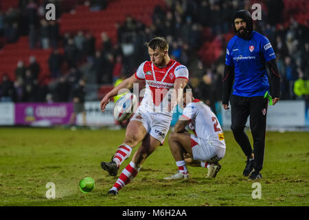 Domenica 4 marzo 2018, totalmente Wicked Stadium, St Helens, Inghilterra; Betfred Super League Rugby, St Helens rispetto a Salford Red Devils; St Helens Danny Richardson converte Credito: News Immagini/Alamy Live News Foto Stock