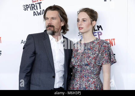 Ethan Hawke e Maya Thurman-Hawke frequentando la trentatreesima annuale di Film Independent Spirit Awards 2018 Il 3 marzo 2018 in Santa Monica, California. | Utilizzo di tutto il mondo Foto Stock