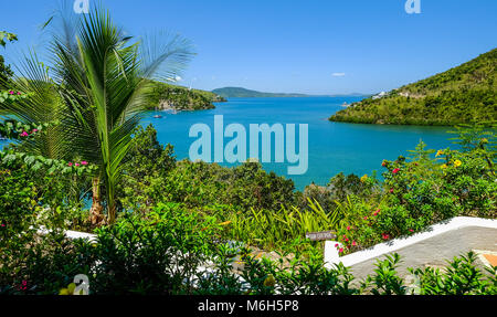 Vista di Coron Island, Filippine. Coron è una forma a cuneo in calcare Isola in provincia di Palawan. Foto Stock