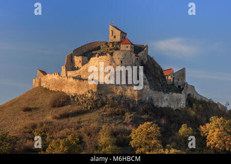 Medievale cittadella Rupea prima attestata nel 1324 è uno dei più antichi siti archeologici in Romania Foto Stock