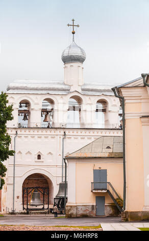 Campanile di Saint Sophia Cattedrale di Veliky Novgorod, Russia. Essa fu costruita nel 1045-1050 Foto Stock
