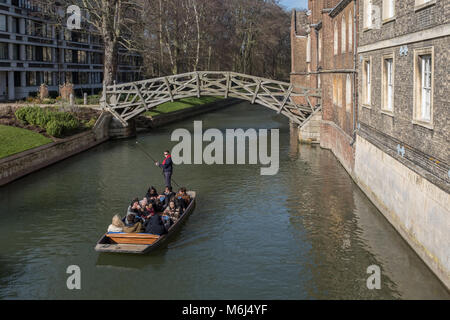 Ponte di matematica, fiume Cam, Cambridge, Regno Unito Foto Stock