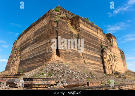 Il pagoda Mingun (Mingun Pahtodawgy). Regione Sagaing, Mandalay Myanmar (Birmania). Foto Stock