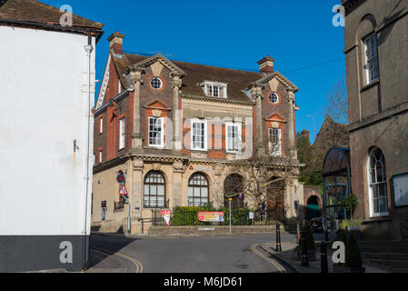 Petworth, West Sussex, in Inghilterra. La Natwest Bank sulla piazza del mercato della città. Foto Stock