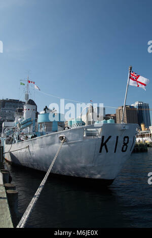 Bandiera sulla nave navale Halifax Nova Scotia Foto Stock