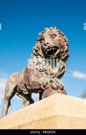 Lion statua nei giardini italiani il Parco Stanley Blackpool Lancashire England Regno Unito Foto Stock