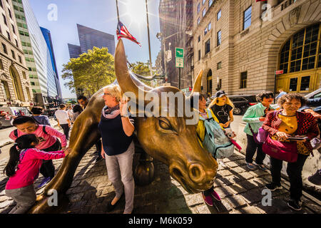 La ricarica Bull Bowling Green Manhattan   New York New York, Stati Uniti d'America Foto Stock