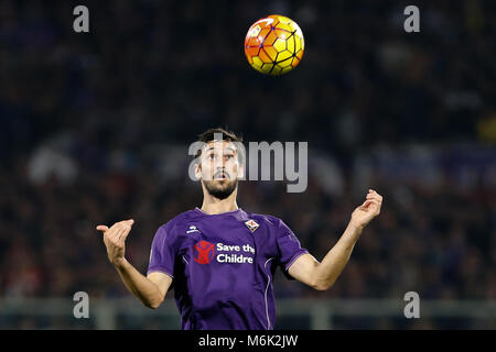 2018 Davide Astori necrologio Mar 4th. Italia; di calcio della Serie A, player italiano Davide Astori della Fiorentina in un file foto. Capitano e Italia internazionale Davide Astori ha morì improvvisamente nel suo sonno di età compresa tra i 31. La DAD-di-uno è stato trovato in una stanza di un hotel da un massaggio terapeuta questa mattina dopo che egli non si era presentato per la prima colazione o per rispondere al suo telefono. Davide Astori è deceduto improvvisamente nel suo sonno all'età di 31. Foto Stock