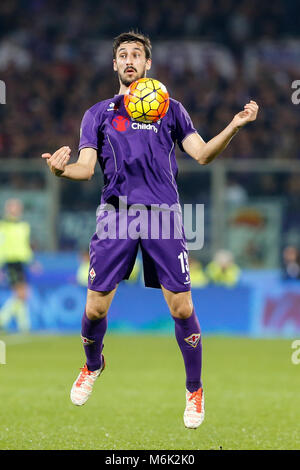 2018 Davide Astori necrologio Mar 4th. Italia; di calcio della Serie A, player italiano Davide Astori della Fiorentina in un file foto. Capitano e Italia internazionale Davide Astori ha morì improvvisamente nel suo sonno di età compresa tra i 31. La DAD-di-uno è stato trovato in una stanza di un hotel da un massaggio terapeuta questa mattina dopo che egli non si era presentato per la prima colazione o per rispondere al suo telefono. Davide Astori è deceduto improvvisamente nel suo sonno all'età di 31. Foto Stock