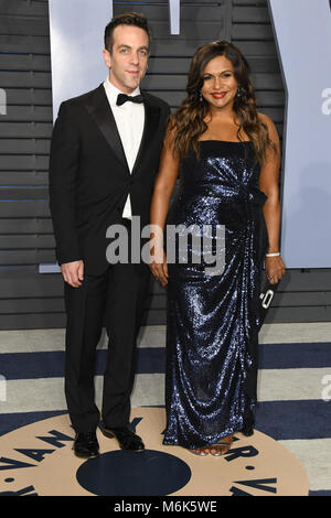 Los Angeles, CA, Stati Uniti d'America. Mar 4, 2018. 04 Marzo 2018 - Los Angeles, California - Mindy Kaling, BJ Novak. 2018 Vanity Fair Oscar Party seguendo il novantesimo Academy Awards tenutosi presso la Wallis Annenberg Center per le Arti Performative. Photo credit: Birdie Thompson/AdMedia Credito: Birdie Thompson/AdMedia/ZUMA filo/Alamy Live News Foto Stock