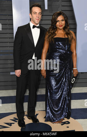 Los Angeles, CA, Stati Uniti d'America. Mar 4, 2018. 04 Marzo 2018 - Los Angeles, California - Mindy Kaling, BJ Novak. 2018 Vanity Fair Oscar Party seguendo il novantesimo Academy Awards tenutosi presso la Wallis Annenberg Center per le Arti Performative. Photo credit: Birdie Thompson/AdMedia Credito: Birdie Thompson/AdMedia/ZUMA filo/Alamy Live News Foto Stock