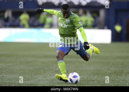 Seattle, Washington, Stati Uniti d'America. Mar 4, 2018. MLS Soccer 2018: Seattle NOUHOU (5) in azione come Los Angeles visite FC le sirene di Seattle in un match di MLS al secolo campo Collegamento a Seattle, WA. Credito: Jeff Halstead/ZUMA filo/Alamy Live News Foto Stock