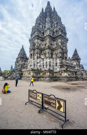 Indonesia, Java centrale, vista del tempio di Shiva, il più alto e più grande struttura nella metà del IX secolo Prambanan Tempio Hindu Foto Stock