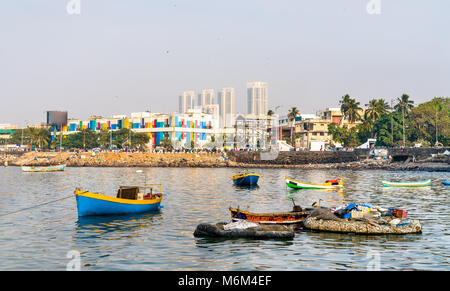 Barche vicino Haji Ali Dargah in Mumbai. India Foto Stock