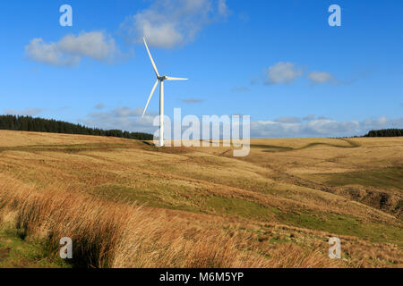 Turbina eolica a Pant Y Wal wind farm, Gilfach Goch vicino a Bridgend South Wales UK Foto Stock