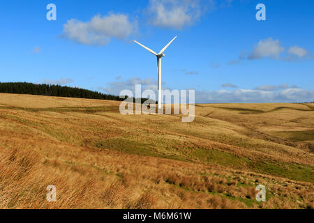 Turbina eolica a Pant Y Wal wind farm, Gilfach Goch vicino a Bridgend South Wales UK Foto Stock