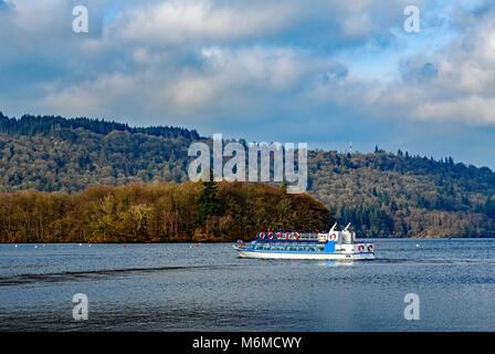 Miss Cumbria, nave passeggeri, sul lago Windermere nel distretto del lago in un giorno di inverno Foto Stock