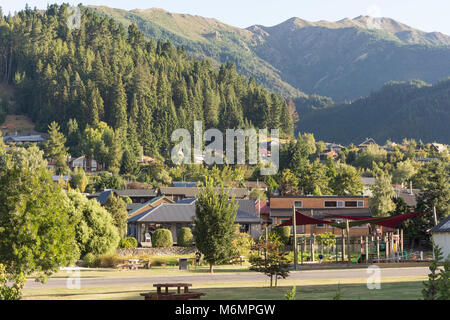 Vista verso la collina di forma conica, Hanmer Springs, North Canterbury, regione di Canterbury, Isola del Sud, Nuova Zelanda Foto Stock