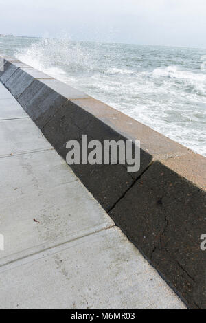 Cerchi sul Backround rosso Foto Stock