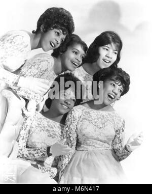 'I CRISTALLI foto promozionale di noi gruppo vocale circa 1962. Da sinistra: Barbara Alston, Maria bThomas, Patricia Wright, Dolores Kenniebrew, Dolores Brooks Foto Stock
