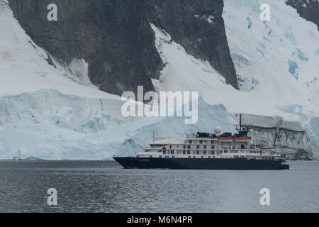 L'Antartide, Neko Harbour. Expedition nave, Isola di cielo. Solo uso editoriale. Foto Stock