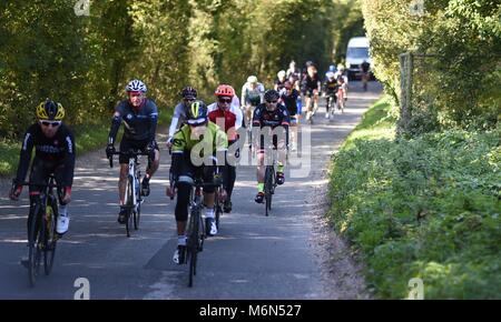 Marathon Bike ride, più piloti in campagna Foto Stock