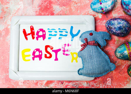 Felice Pasqua card con creative dipinte e decorate le uova Foto Stock