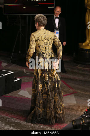 Hollywood, CA. Mar 4, 2018. Frances McDormand, in sala stampa al novantesimo Academy Awards al Dolby Theatre in Hollywood, la California il 4 marzo 2018. Credito: MediaPunch Inc/Alamy Live News Foto Stock