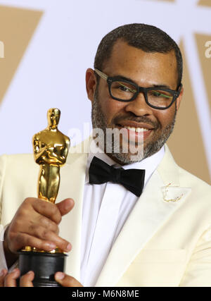 Hollywood, CA. Mar 4, 2018. Jordan Peele, in sala stampa al novantesimo Academy Awards al Dolby Theatre in Hollywood, la California il 4 marzo 2018. Credito: MediaPunch Inc/Alamy Live News Foto Stock
