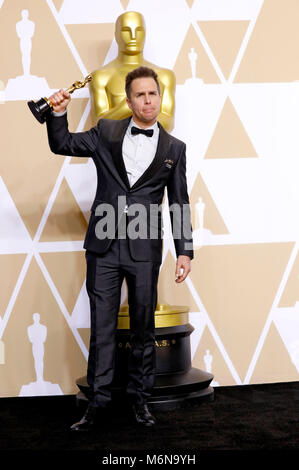 Sam Rockwell, vincitore del premio per il migliore attore in un ruolo di sostegno", pone in sala stampa al novantesimo annuale di Academy Awards di Hollywood & Highland Center su Marzo 4, 2018 in Hollywood, la California. Foto Stock