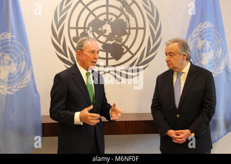 Onu, New York, Stati Uniti d'America. 5 Marzo, 2018. Nazioni Unite Sec-Gen Antonio Guterres ri-nominato Michael Bloomberg come delle Nazioni Unite sui Cambiamenti Climatici inviato, entrambi hanno parlato con la stampa. Foto: Matthew Russell Lee / città interna premere Foto Stock