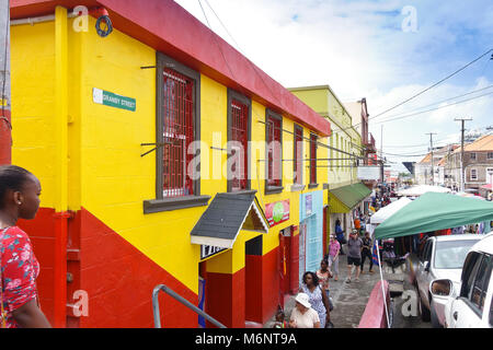 Il mercato del venerdì in St George's sull'isola caraibica di Grenada Foto Stock