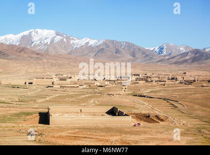 Foto aerea di piccoli villaggi tra Ghazni e a Kabul in Afghanistan Foto Stock