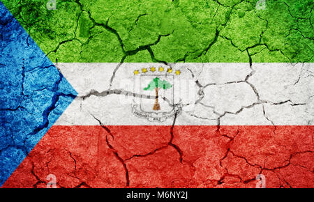 Repubblica di Guinea Equatoriale bandiera sulla terra arida terra sfondo texture Foto Stock