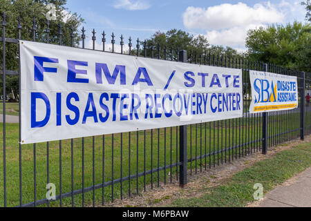 Uno stato di Texas/FEMA Disaster Recovery Center presso la Comunità Bayland Center (Harris County) personale con gli specialisti di recupero da FEMA,SBA, e St Foto Stock